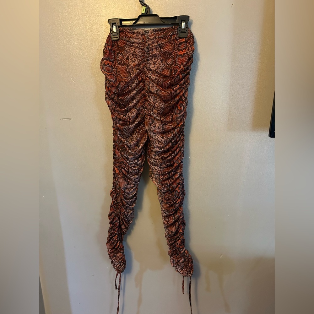 I.Am.Gia pants -ruched Snakeskin Print Pants in brown/rust - Picture 5 of 11